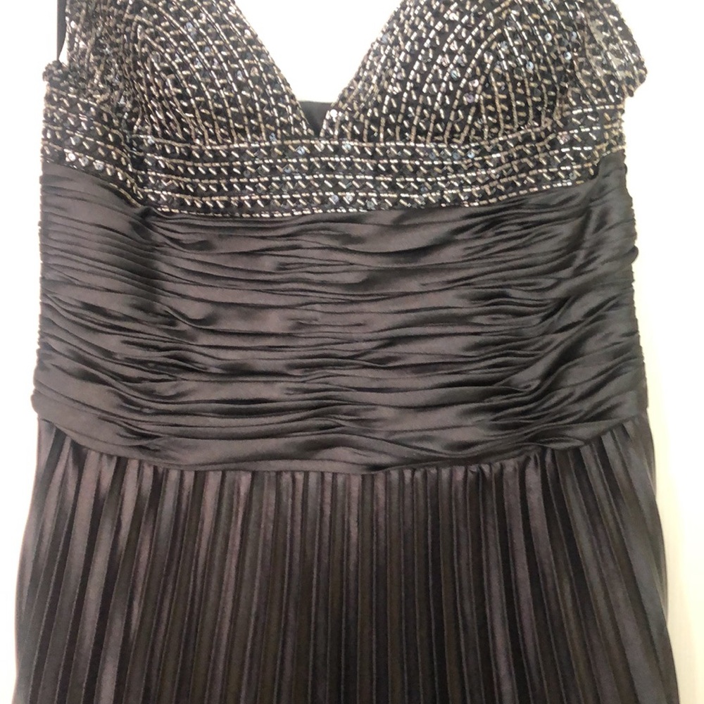 Black Formal Gown - Picture 2 of 12